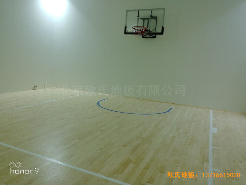 上海閔行西郊莊園2區(qū)156號(hào)籃球館體育木地板鋪裝案例4