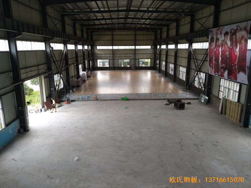 安微淮南開(kāi)發(fā)區(qū)籃球館運(yùn)動(dòng)地板施工案例3