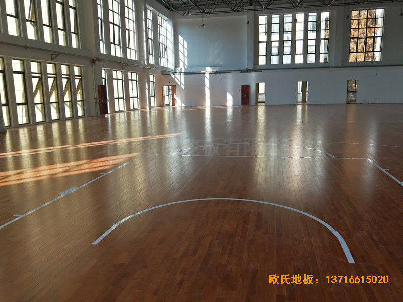 安徽上派學(xué)區(qū)中心學(xué)?；@球館運(yùn)動(dòng)木地板施工案例5