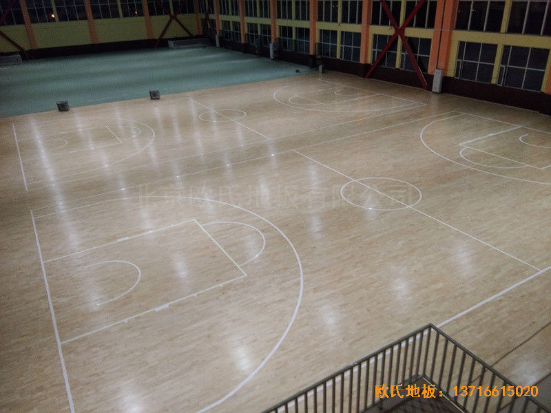 山東濟(jì)南章丘雙語學(xué)?；@球館體育地板施工案例3
