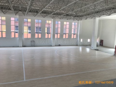 山東濟南歷城區(qū)雪山小學(xué)籃球館體育木