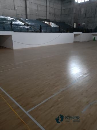 好用的運(yùn)動(dòng)籃球木地板每平方價(jià)格